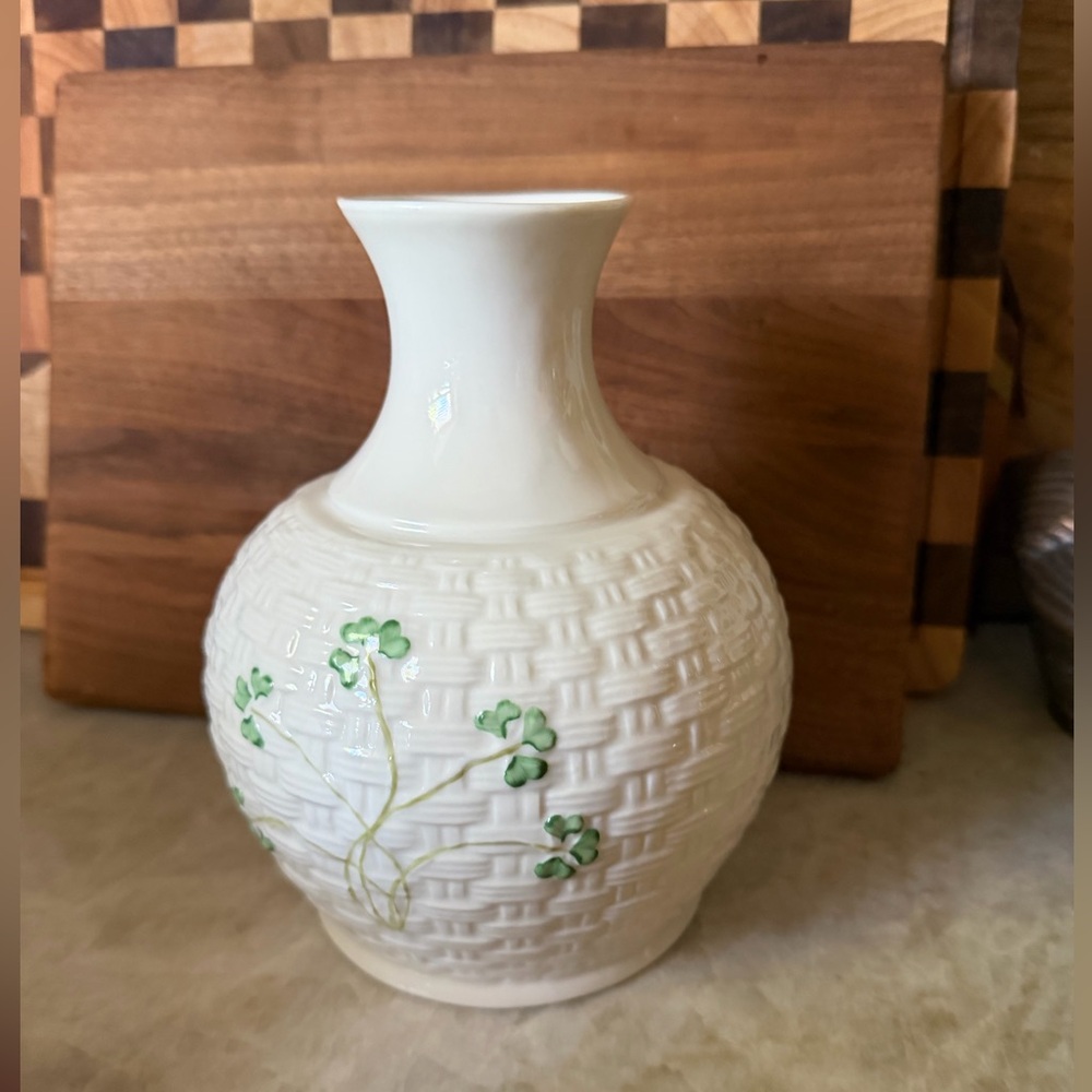 Belleek Irish porcelain shamrock vase